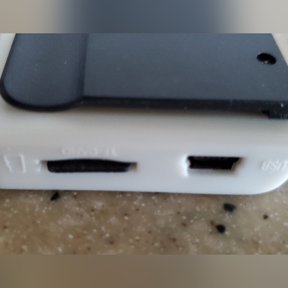 Miniature Fully Functional MP3 player SD - Picture 8 of 9